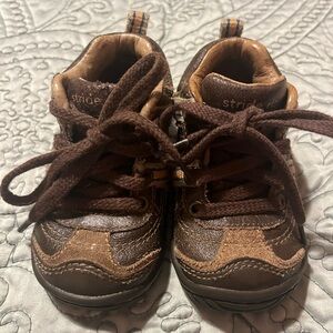 Stride Rite Julian brown shoes. Size 4M